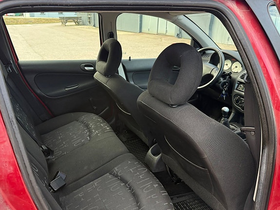 Peugeot 206 SW 24 of 24
