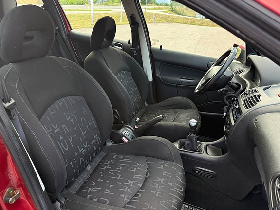 Peugeot 206 SW 23 of 24