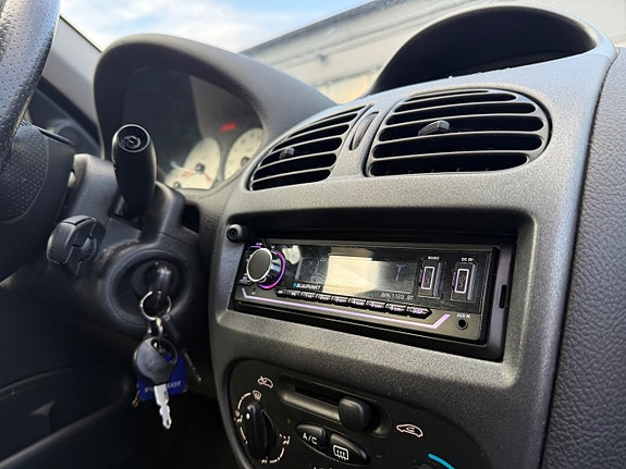 Peugeot 206 SW 22 of 24