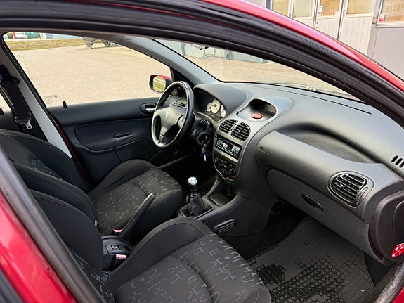 Peugeot 206 SW 14 of 24