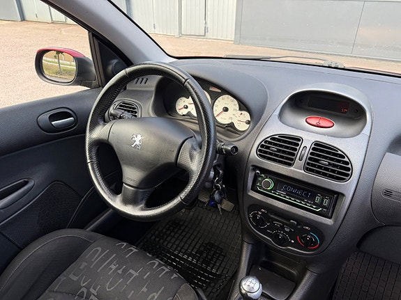 Peugeot 206 SW 19 of 24