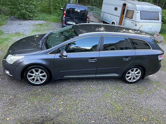 Toyota Avensis 5 of 5