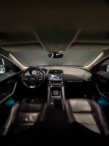 Jaguar F-PACE 16 of 16