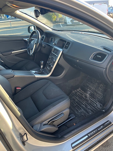 Volvo V60 5 of 7