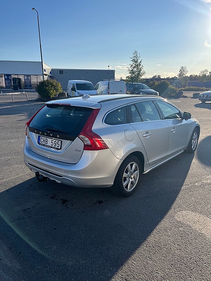 Volvo V60 3 of 7