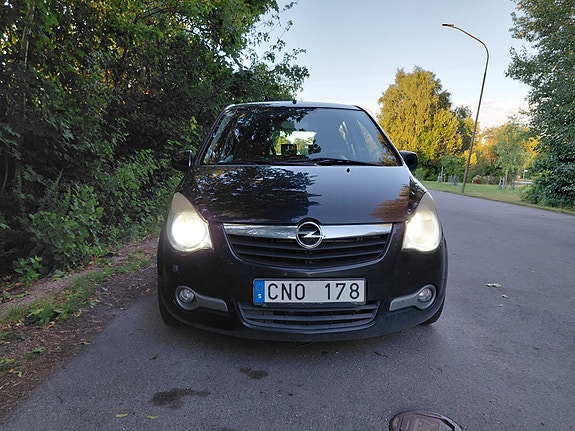 Opel Agila 2 of 5