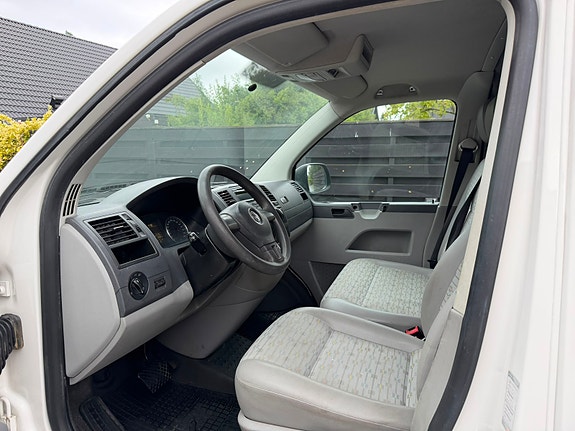 Volkswagen Transporter 4 of 5