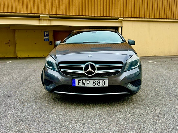 Mercedes-Benz A180 2 of 10