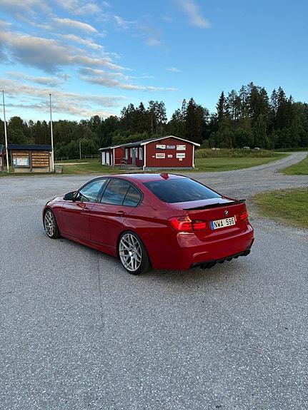 BMW 328i 2 of 5