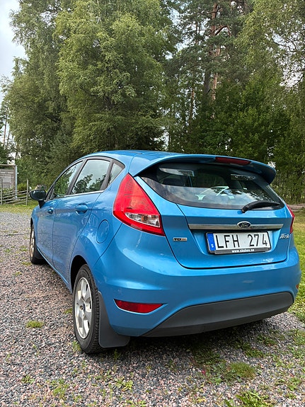 Ford Fiesta 4 of 8