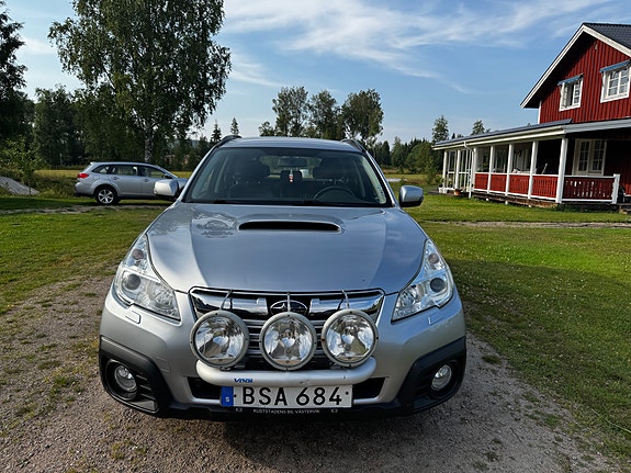 Subaru Outback 3 of 5