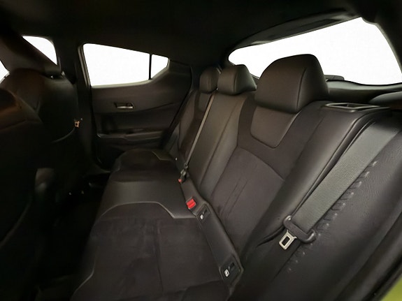 Toyota C-HR 13 of 30
