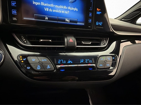 Toyota C-HR 25 of 30