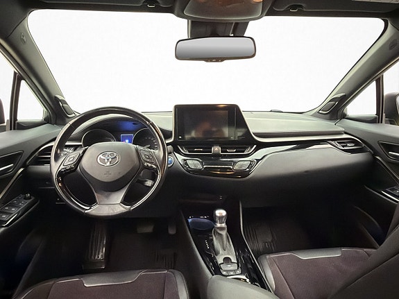 Toyota C-HR 14 of 30