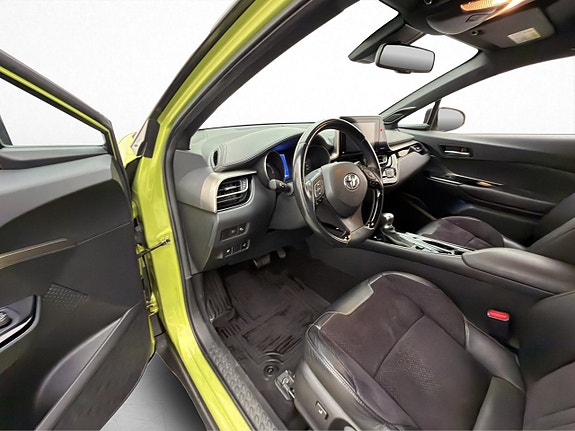 Toyota C-HR 8 of 30