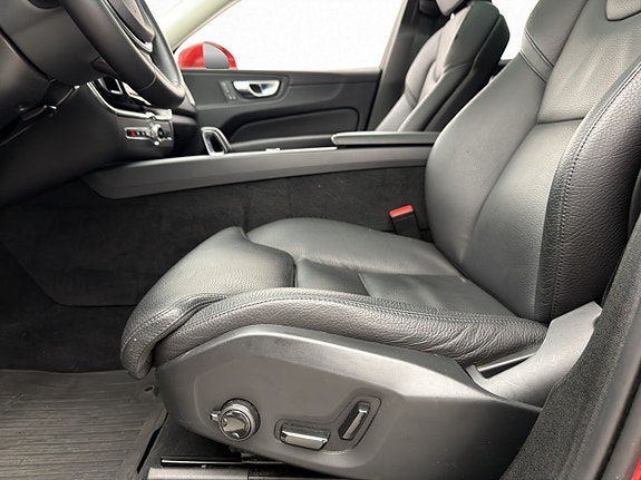 Volvo XC60 16 of 27