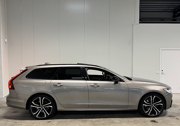 Volvo V90 2 of 5