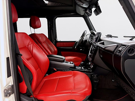 Mercedes-Benz G500 10 of 19