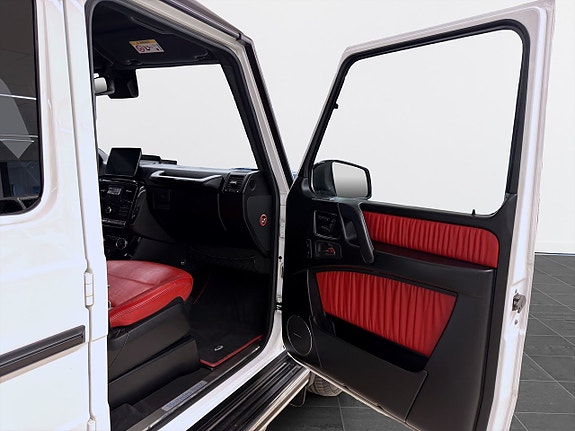 Mercedes-Benz G500 11 of 19