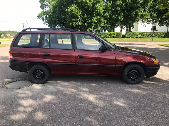Opel Astra 2 of 5