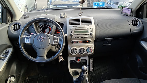 Toyota Urban Cruiser 5 of 13