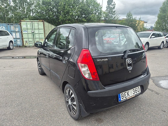 Hyundai i10 4 of 5