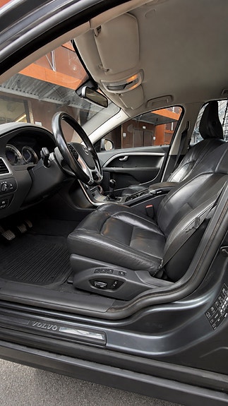 Volvo V70 5 of 7