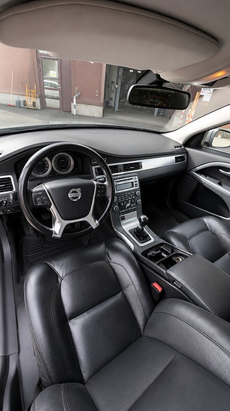 Volvo V70 4 of 7