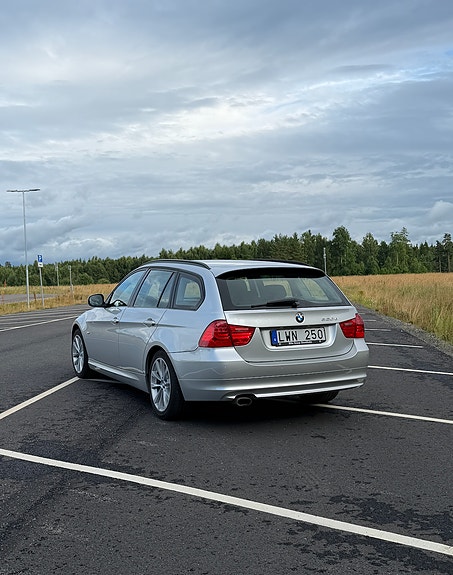 BMW 320d 4 of 9