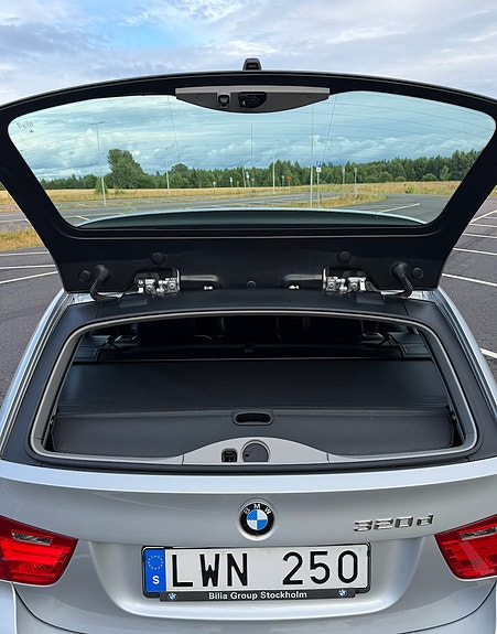 BMW 320d 6 of 9