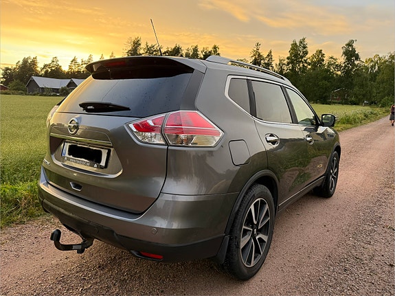Nissan X-Trail 4 of 5