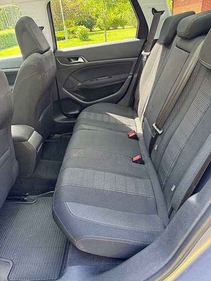 Peugeot 308 SW 4 of 5