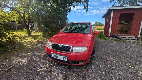 Skoda Fabia 2 of 4