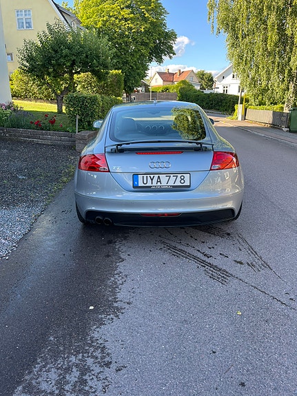 Audi TT 3 of 5