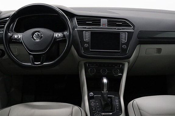 Volkswagen Tiguan 12 of 27
