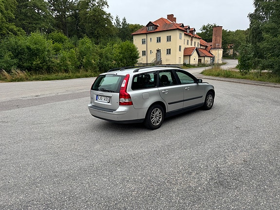 Volvo V50 4 of 5