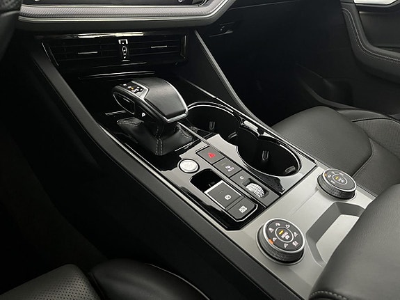 Volkswagen Touareg 17 of 27