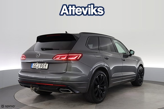Volkswagen Touareg 3 of 5
