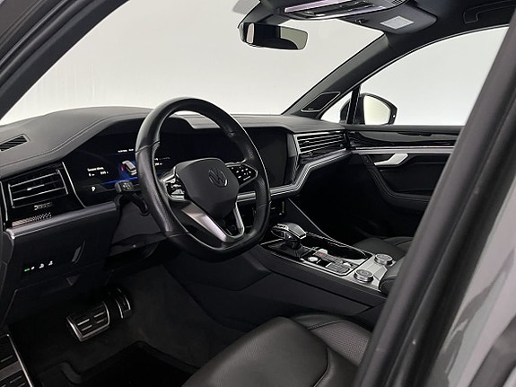 Volkswagen Touareg 18 of 27