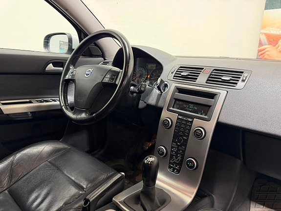 Volvo V50 2 of 18