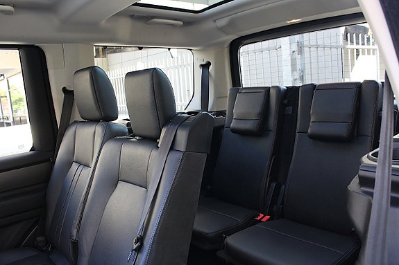 Land Rover Discovery 4 26 of 30