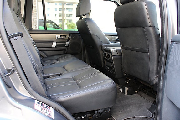Land Rover Discovery 4 27 of 30
