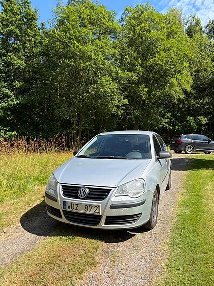 Volkswagen Polo 2 of 5