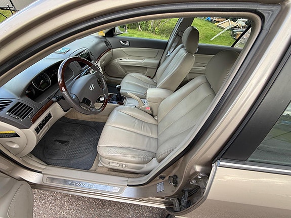 Hyundai Sonata 4 of 5