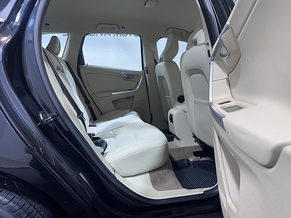 Volvo XC60 18 of 21