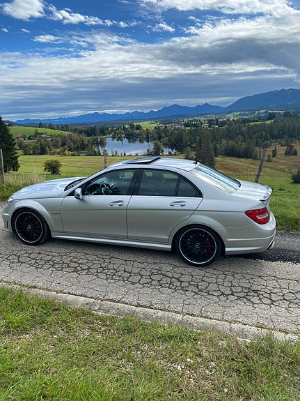 Mercedes-Benz C63 5 of 5