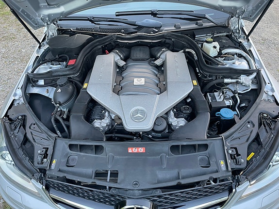 Mercedes-Benz C63 4 of 5