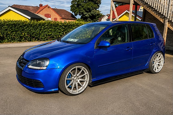 Volkswagen Golf V 2 of 5