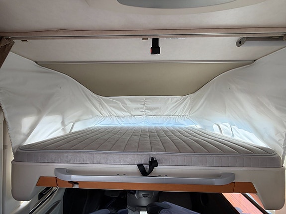 Hymer B 675 SL Mercedes (150HK Automat) Långbäddar & hyttsäng! Solcell Centraldammsugare! Litium! Cykelställ i garage! U 15 of 20