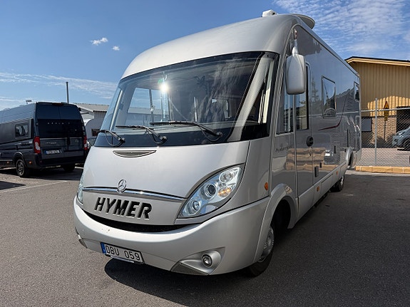 Hymer B 675 SL Mercedes (150HK Automat) Långbäddar & hyttsäng! Solcell Centraldammsugare! Litium! Cykelställ i garage! U 18 of 20